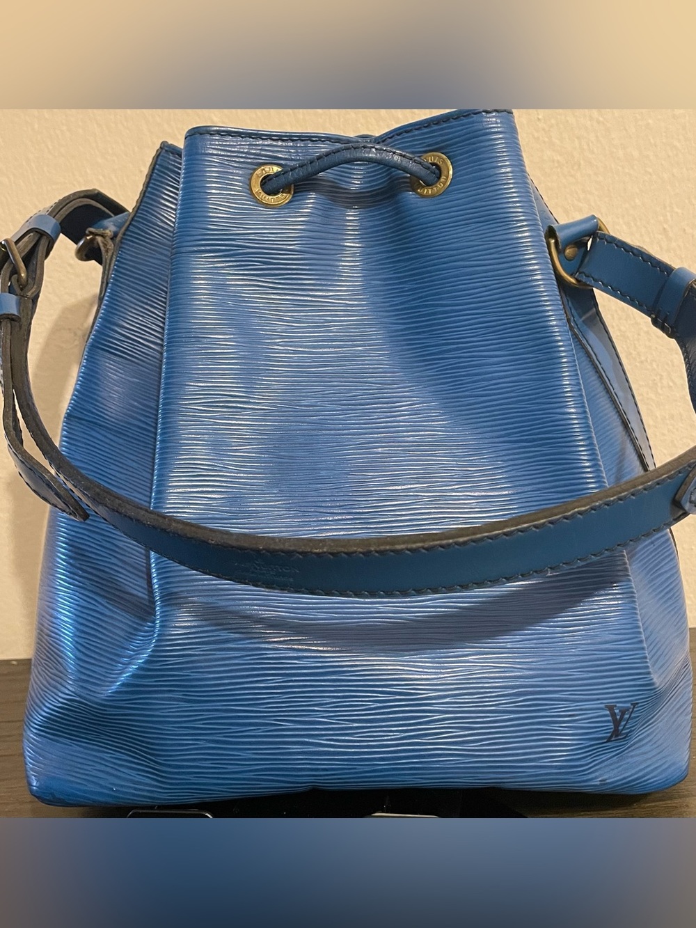 Louis Vuitton Blue Epi Leather Drawstring Bucket Crossbody